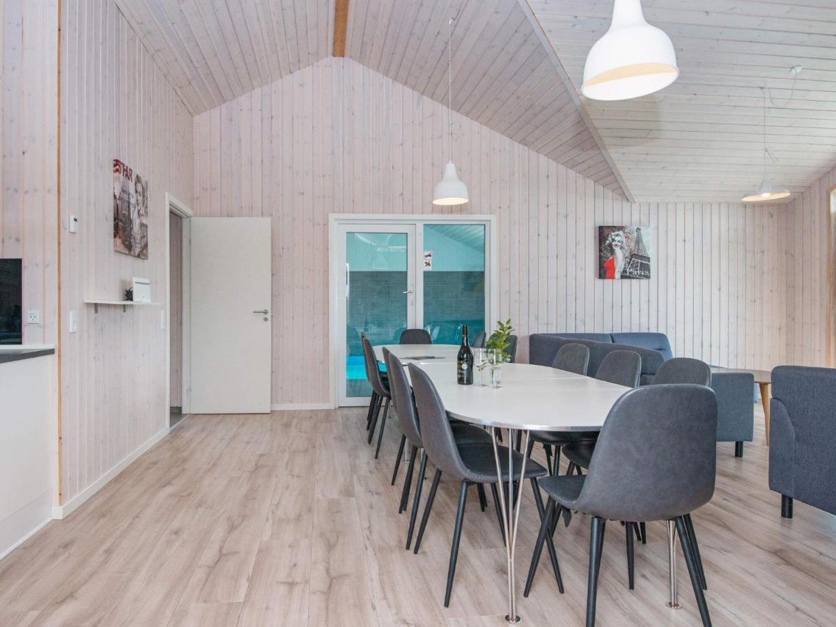 16 Person Holiday Home In R M Rømø Kirkeby Esterno foto