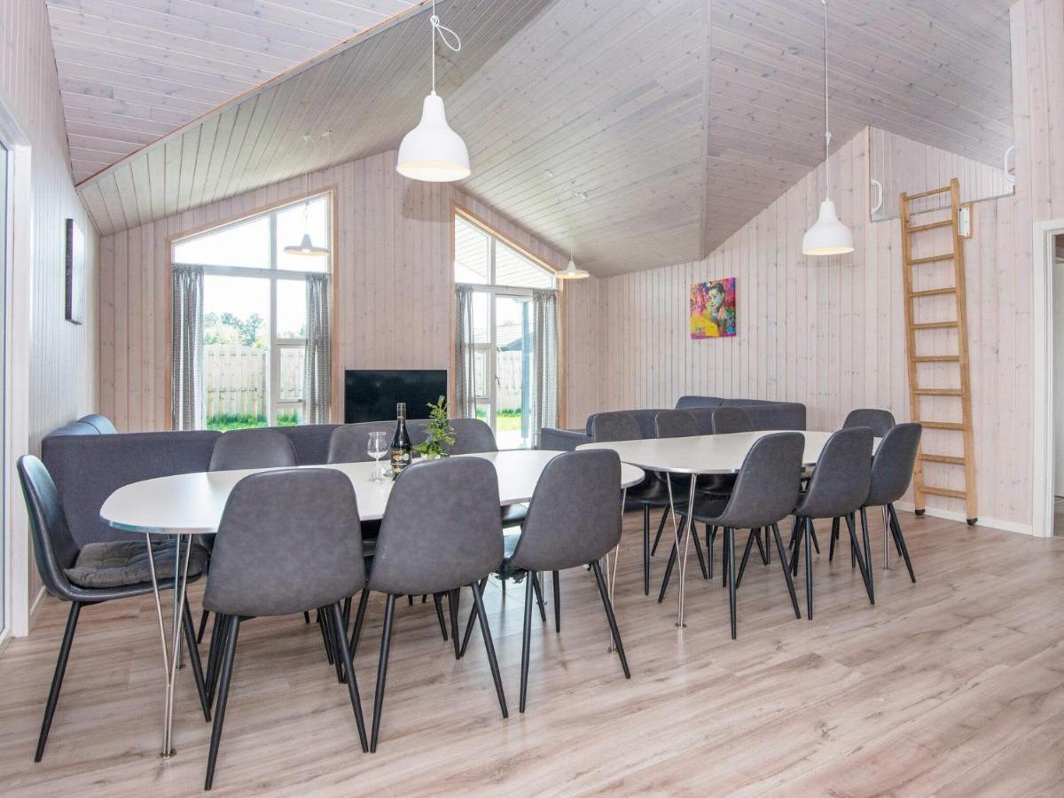16 Person Holiday Home In R M Rømø Kirkeby Esterno foto